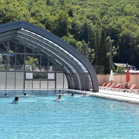 Hotel Domaine Du Lac Chambon Murol Exteriör bild