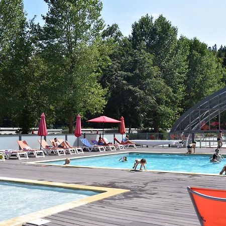 Hotel Domaine Du Lac Chambon Murol Exteriör bild